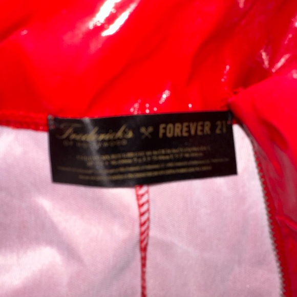Forever 21 X Fredricks of Hollywood NWT red vinyl bodysuit Large - Picture 6 of 9